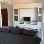 The Lookout Apartment